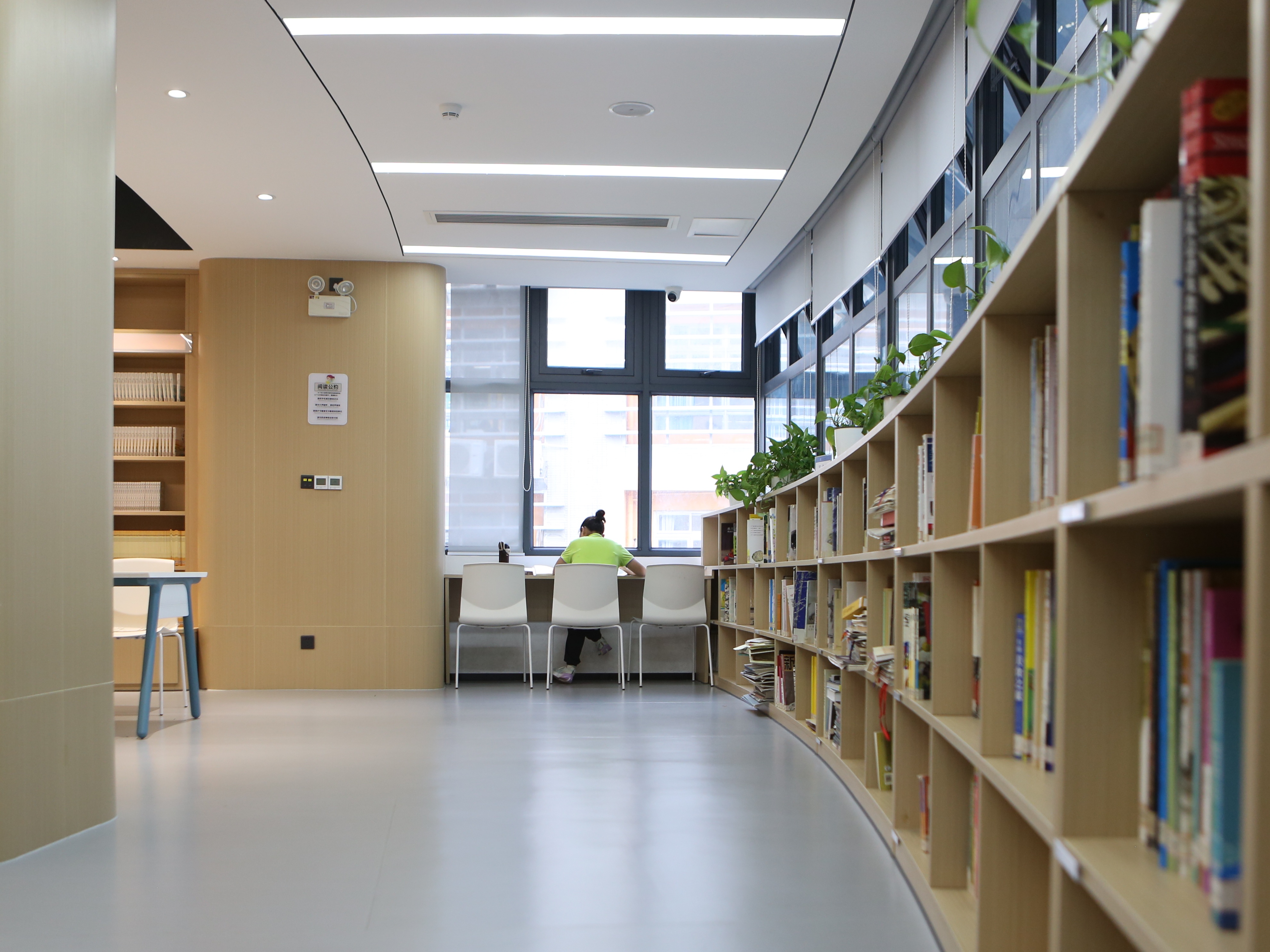 优德88案例 | 这所获央视认证的AI教育范本名校，如何推动图书馆实现创新蜕变？